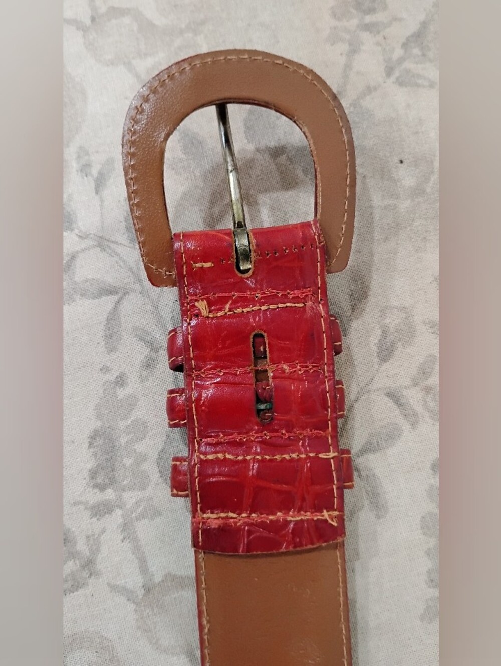 VINTAGE RED ITALIAN ALLIGATOR BELT - Picture 2 of 11